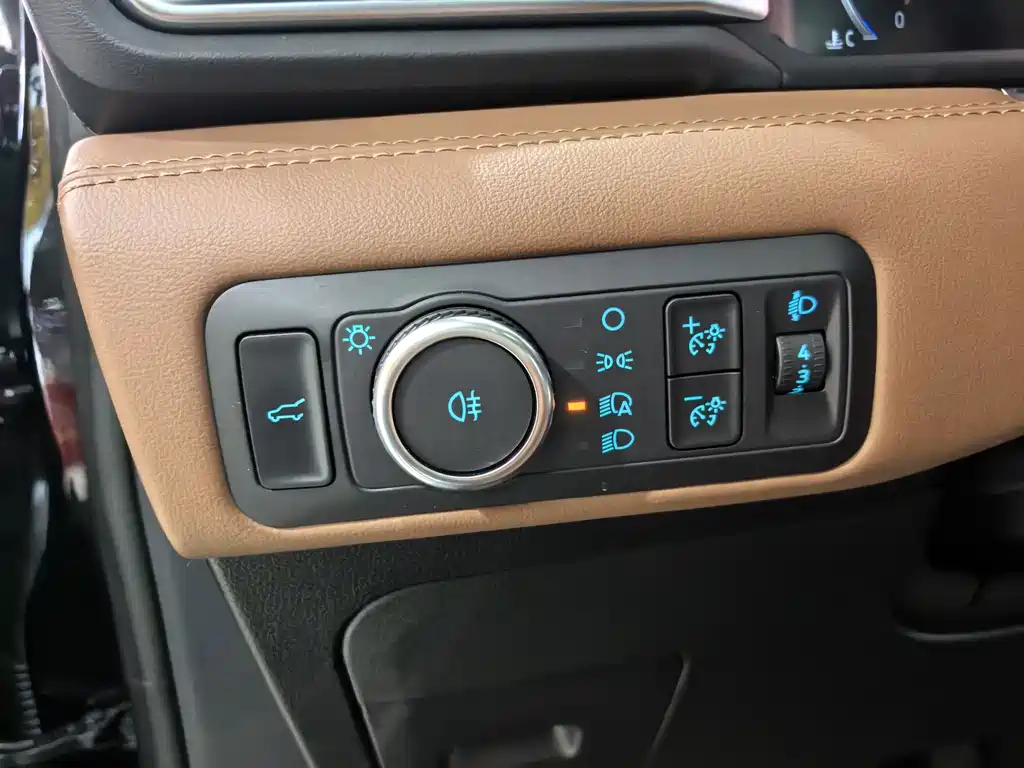 Ford Explorer — миниатюра 14