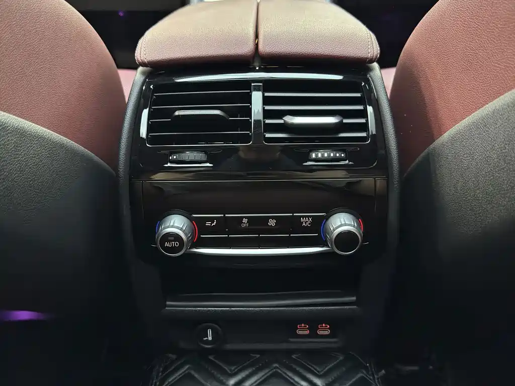 BMW 5 Series — миниатюра 12