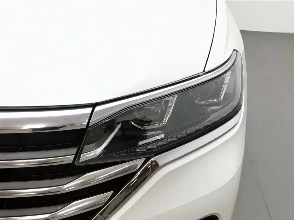 Volkswagen Viloran 2020 330TSI