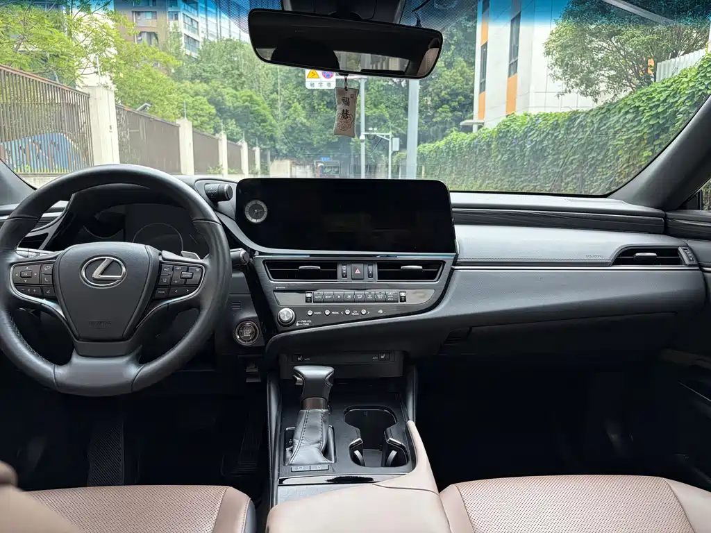 Lexus ES — миниатюра 21