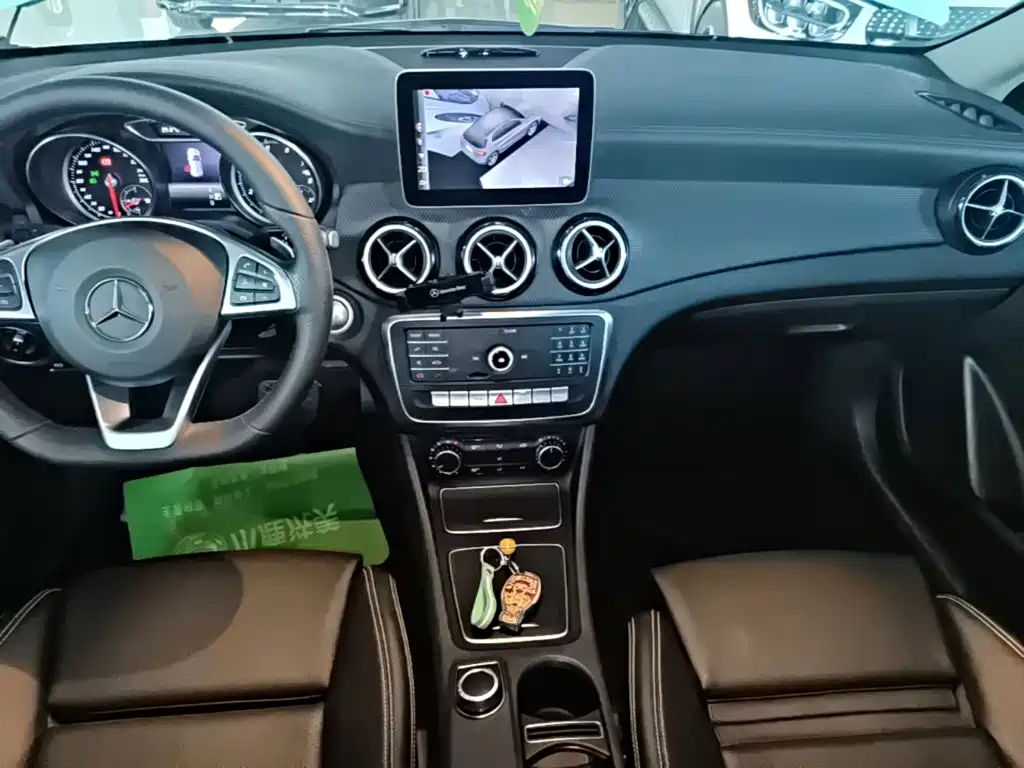 Mercedes-Benz GLA — миниатюра 13