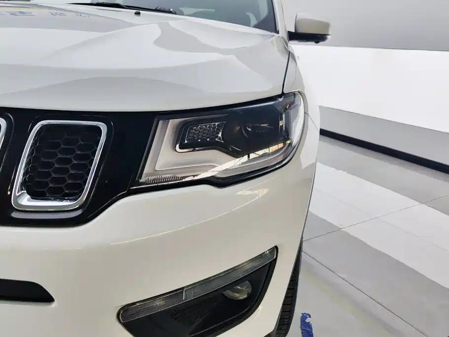 Jeep Compass — миниатюра 5