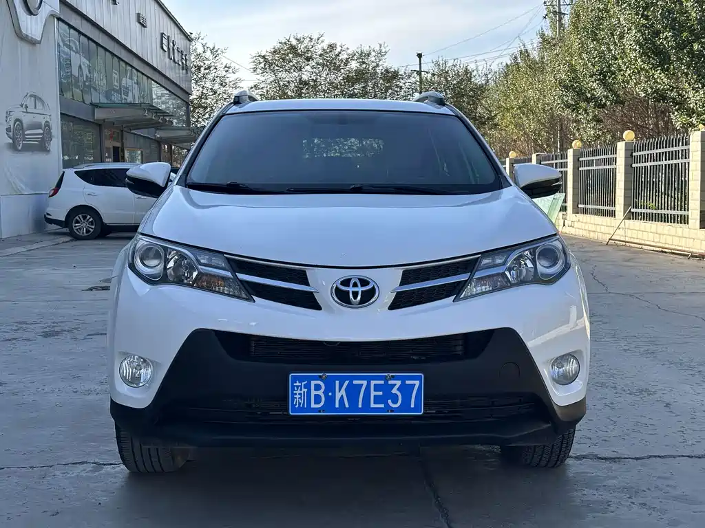 Toyota RAV4 — миниатюра 2