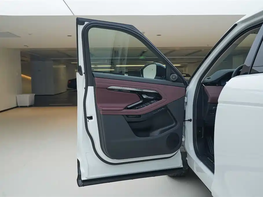 LAND ROVER RANGE ROVER AURORA NEW ENERGY