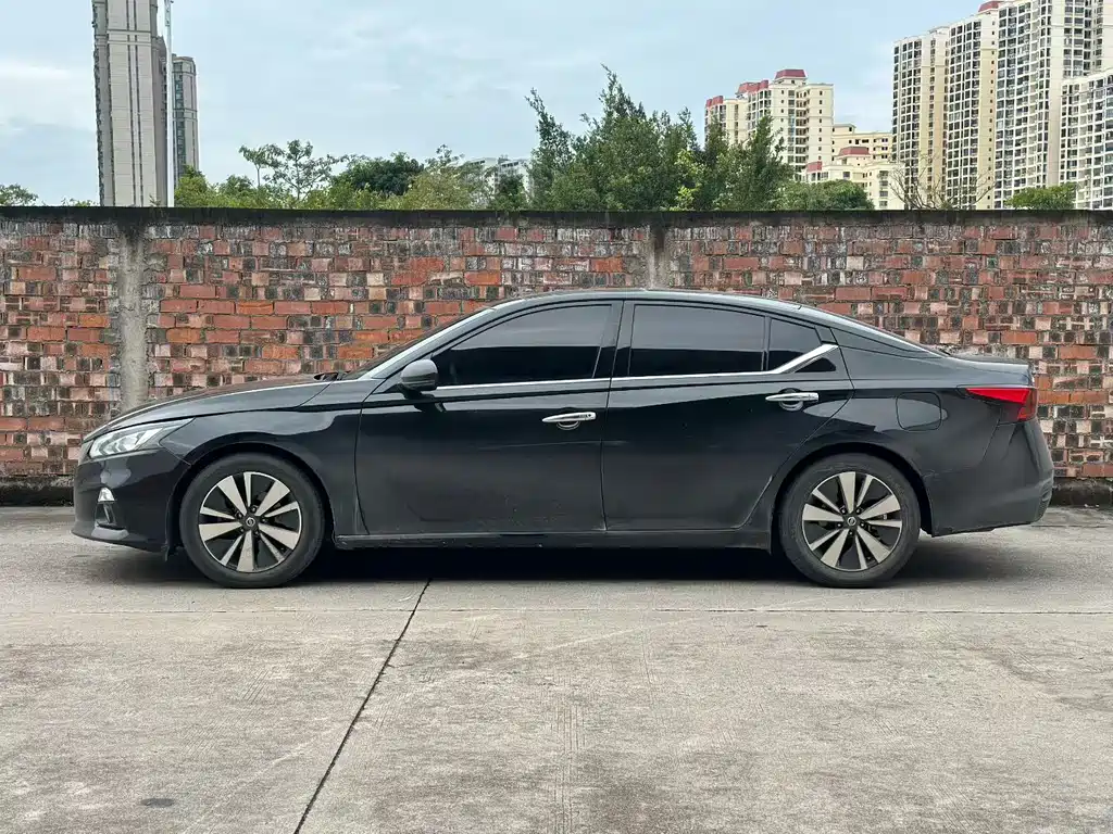 NISSAN TEANA