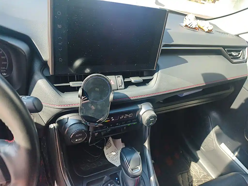 Toyota Wildlander New Energy — миниатюра 9