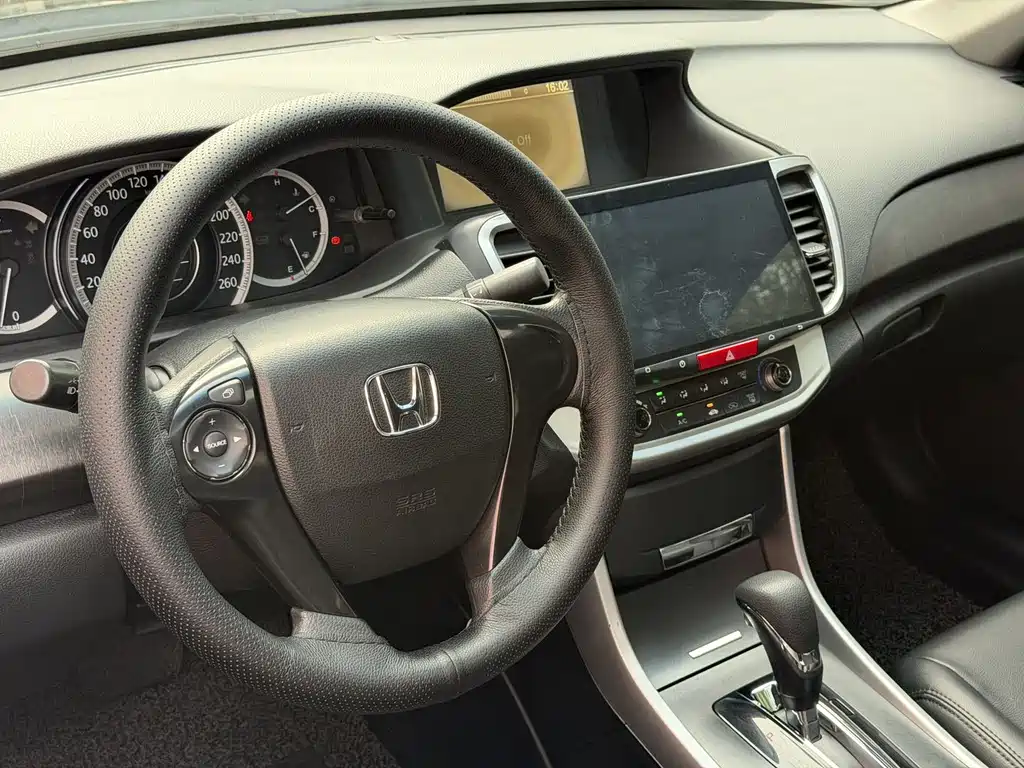 Honda Accord — миниатюра 7