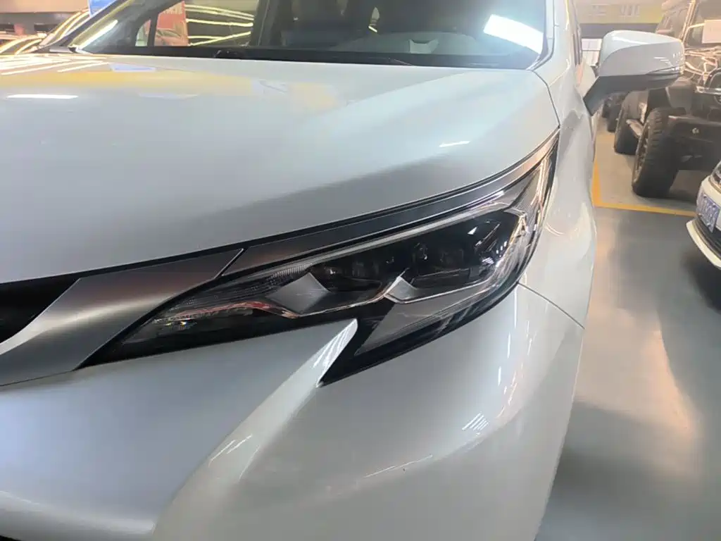 Toyota Sienna — миниатюра 24