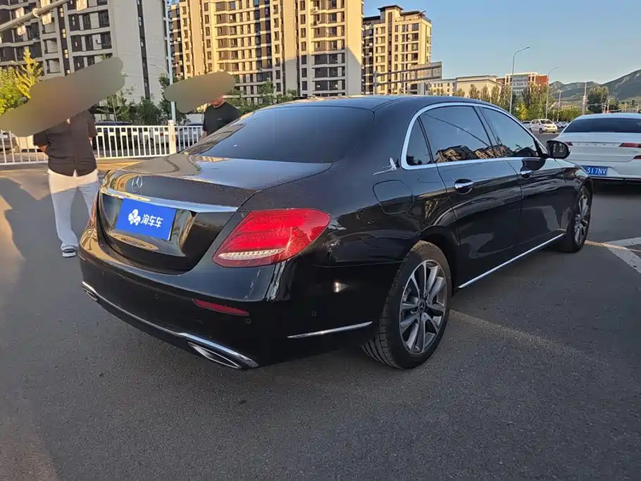 Mercedes-Benz E-Class — миниатюра 3