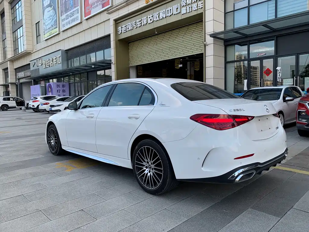 Mercedes-Benz C-Class — миниатюра 8