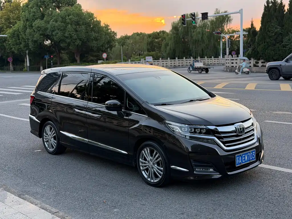 Honda Elysion — миниатюра 7