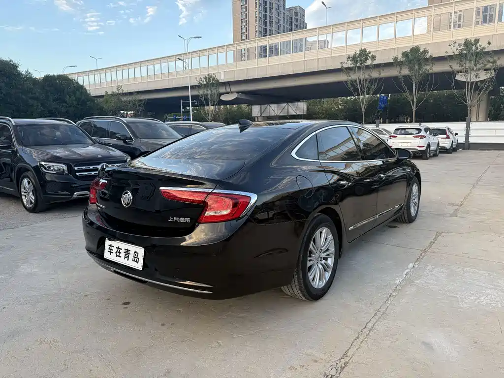 Buick LaCrosse — миниатюра 10