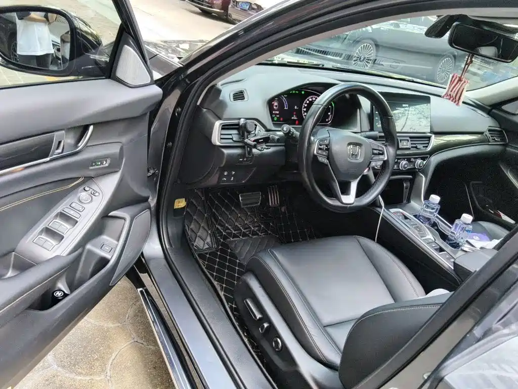 Honda Accord — миниатюра 12
