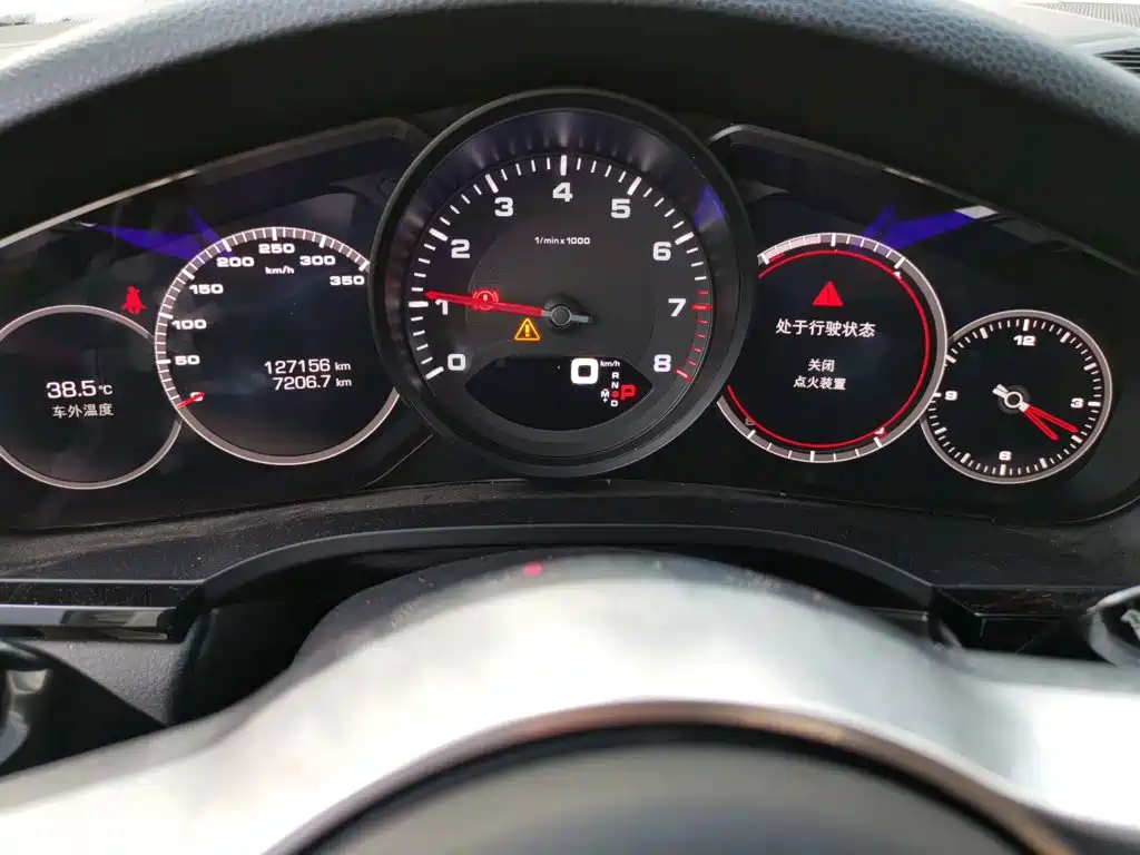 Porsche Cayenne — миниатюра 12