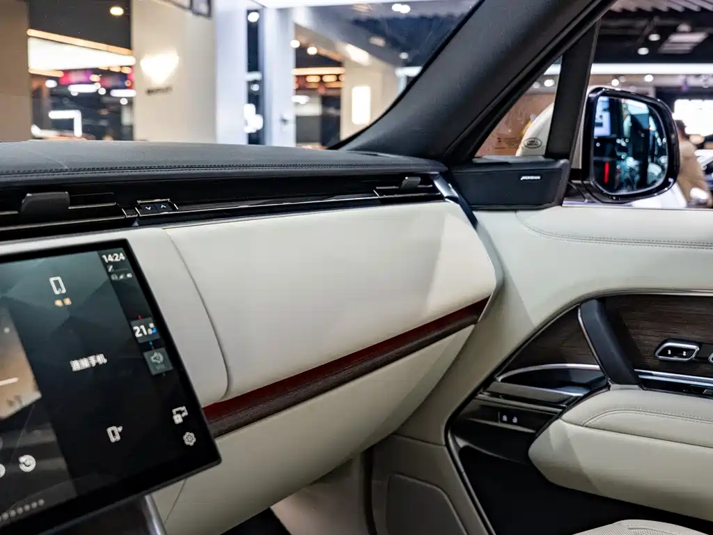 Land Rover Range Rover — миниатюра 20
