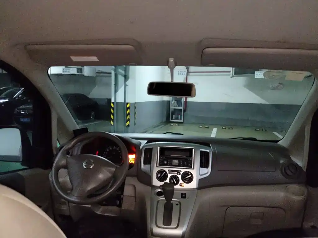 Nissan NV200 — миниатюра 9