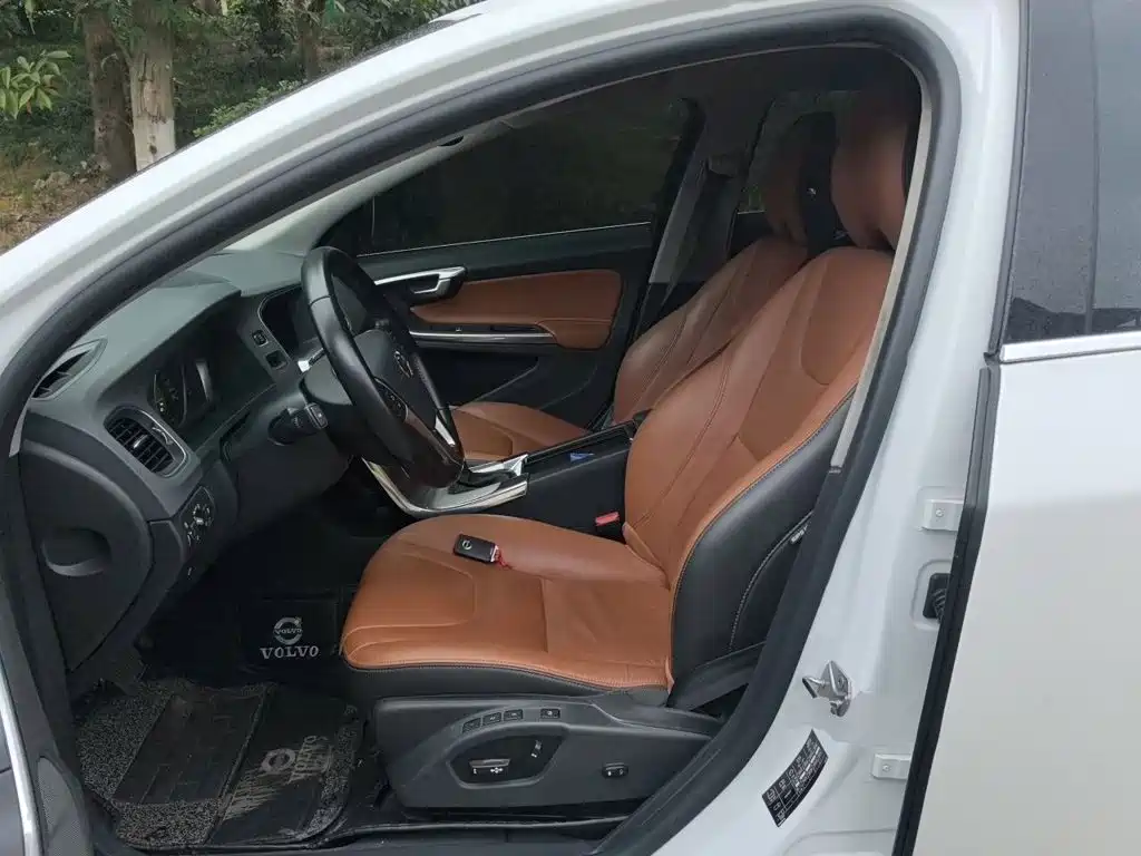 Volvo S60 — миниатюра 16