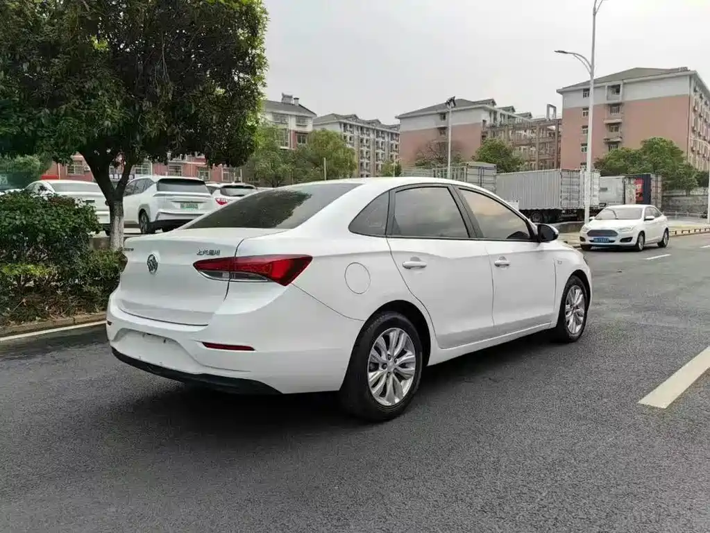 Buick Excelle — миниатюра 9