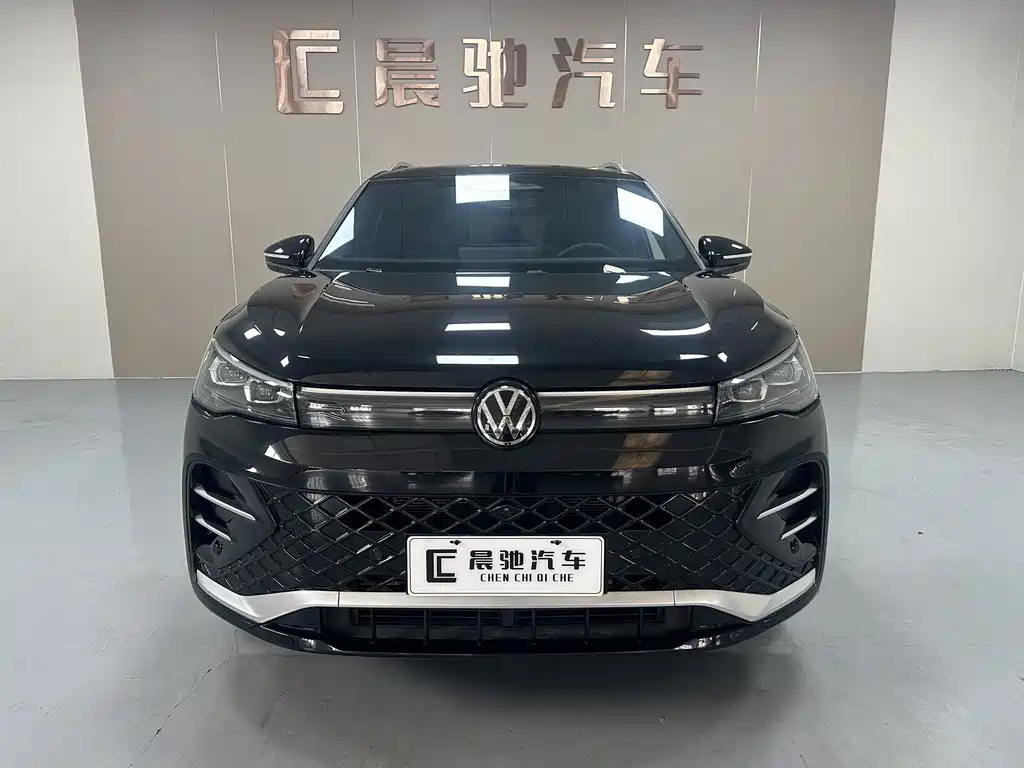 Volkswagen Tiguan L — миниатюра 2