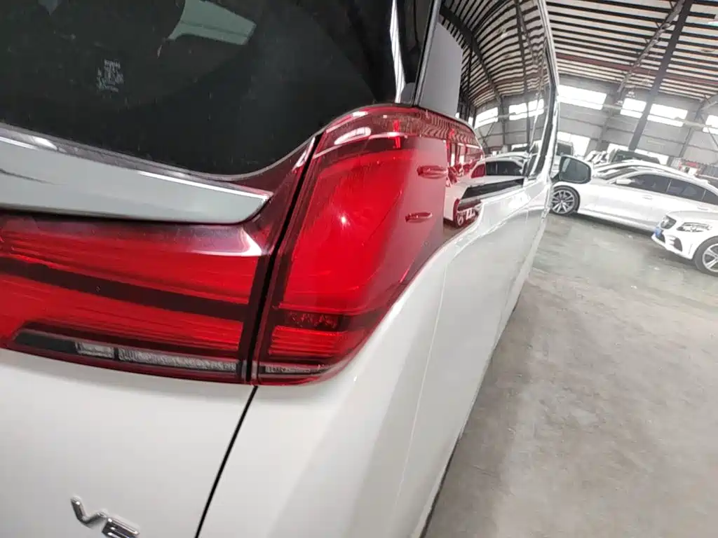 Toyota Alphard 2018 3.5L Luxury