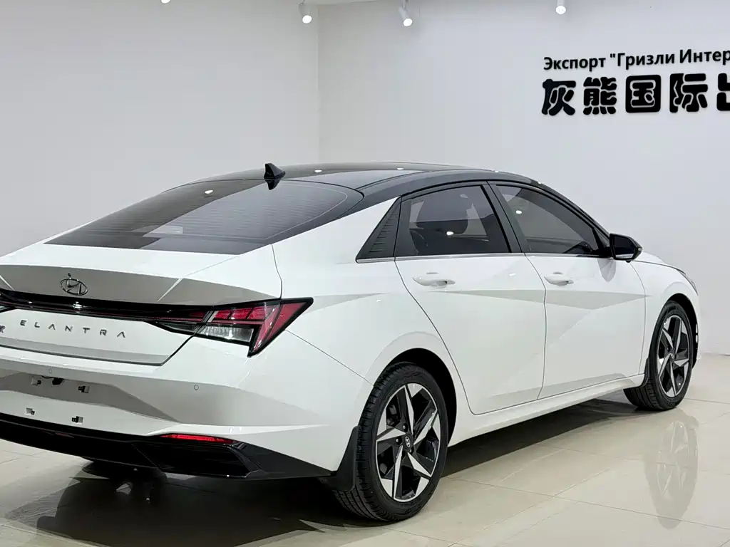 Hyundai Elantra — миниатюра 4