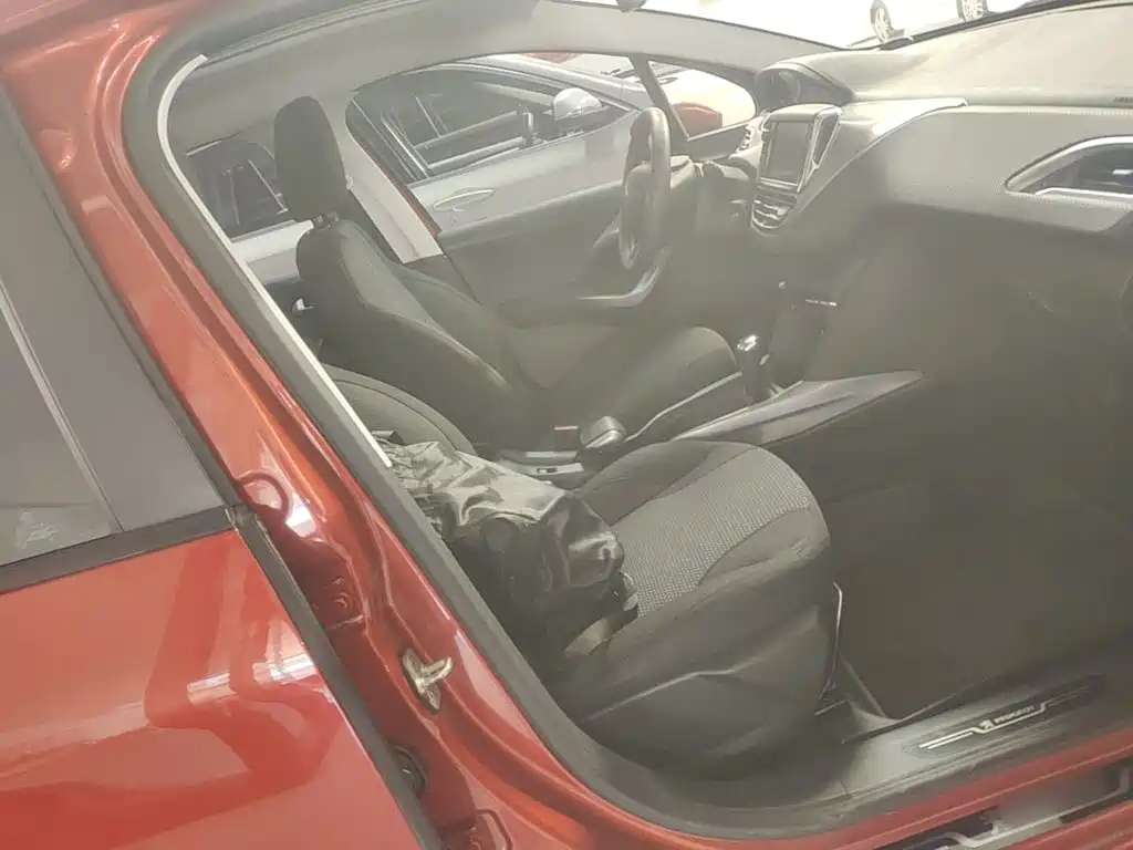 Peugeot 2008 — миниатюра 25