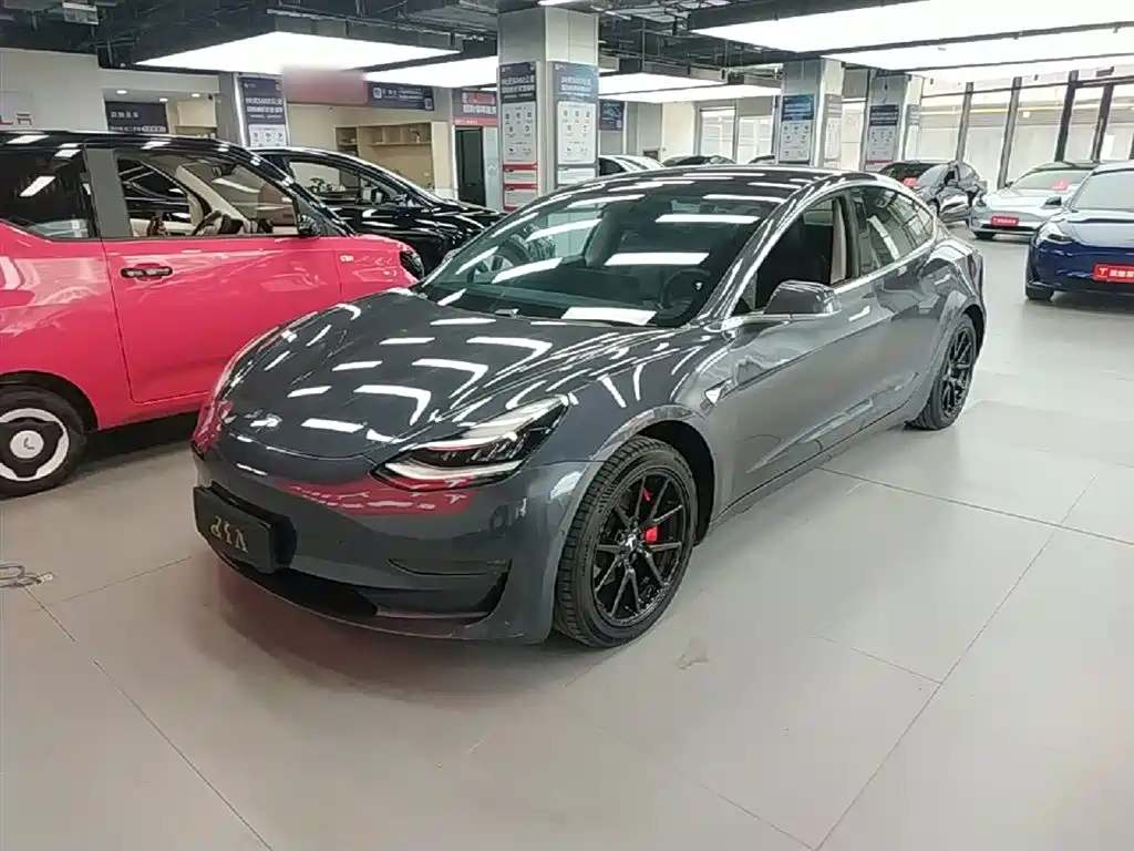 Tesla Model 3 2020