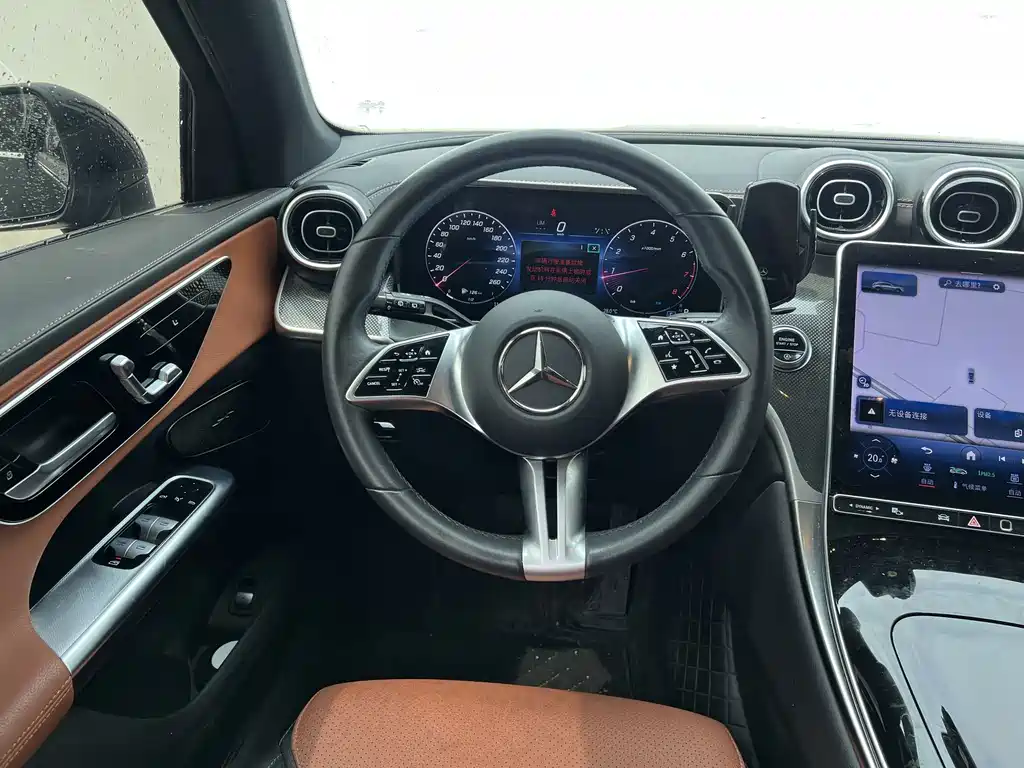 Mercedes-Benz GLC — миниатюра 12