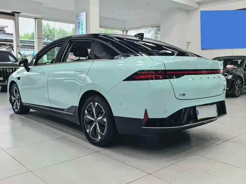 XPeng P5 — миниатюра 9