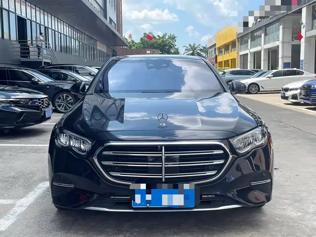 Mercedes-Benz E-Class — миниатюра 2
