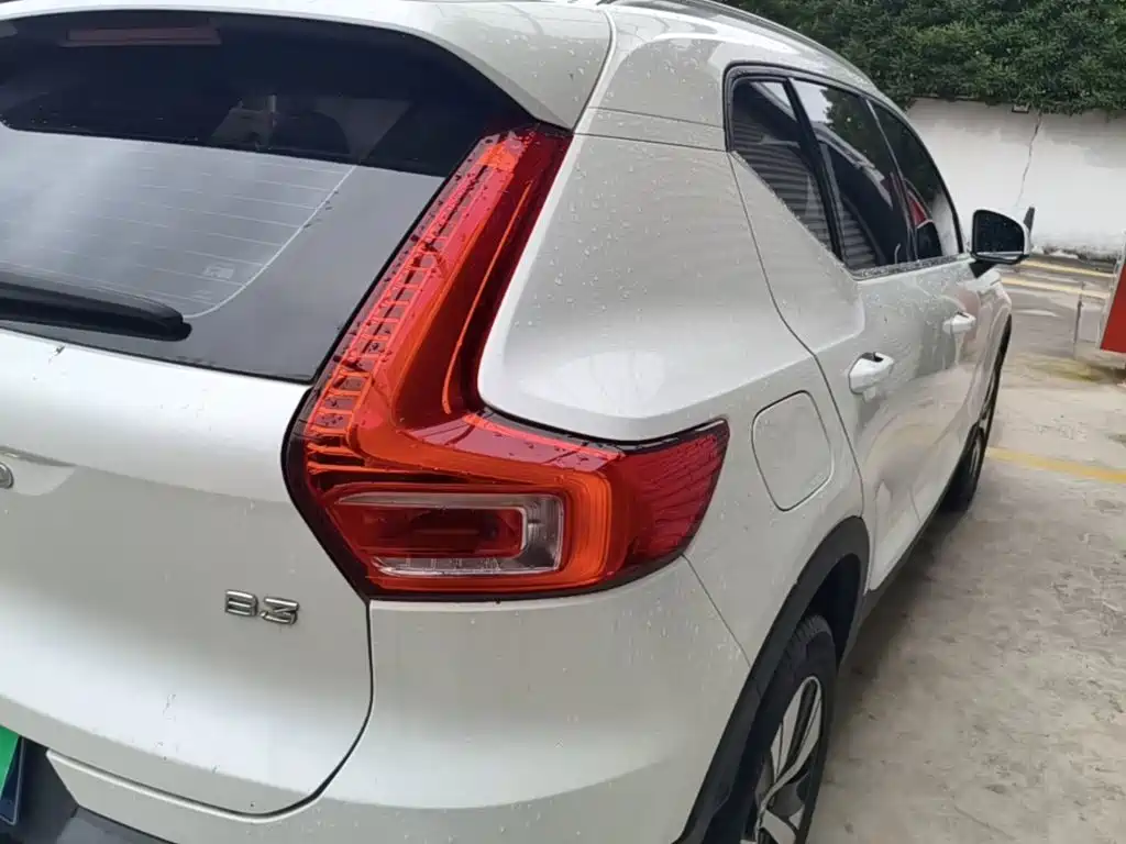Volvo XC40 — миниатюра 8