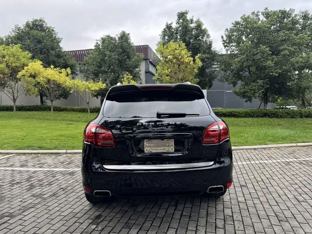 Porsche Cayenne — миниатюра 8