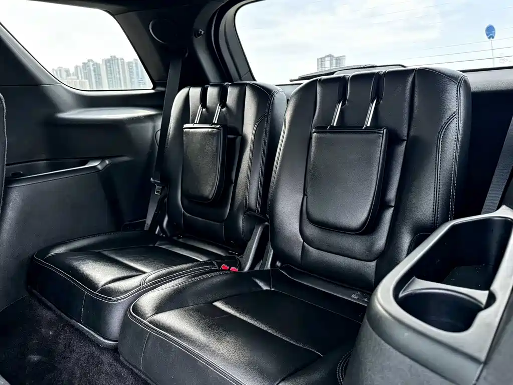 Ford Explorer (Import) — миниатюра 15
