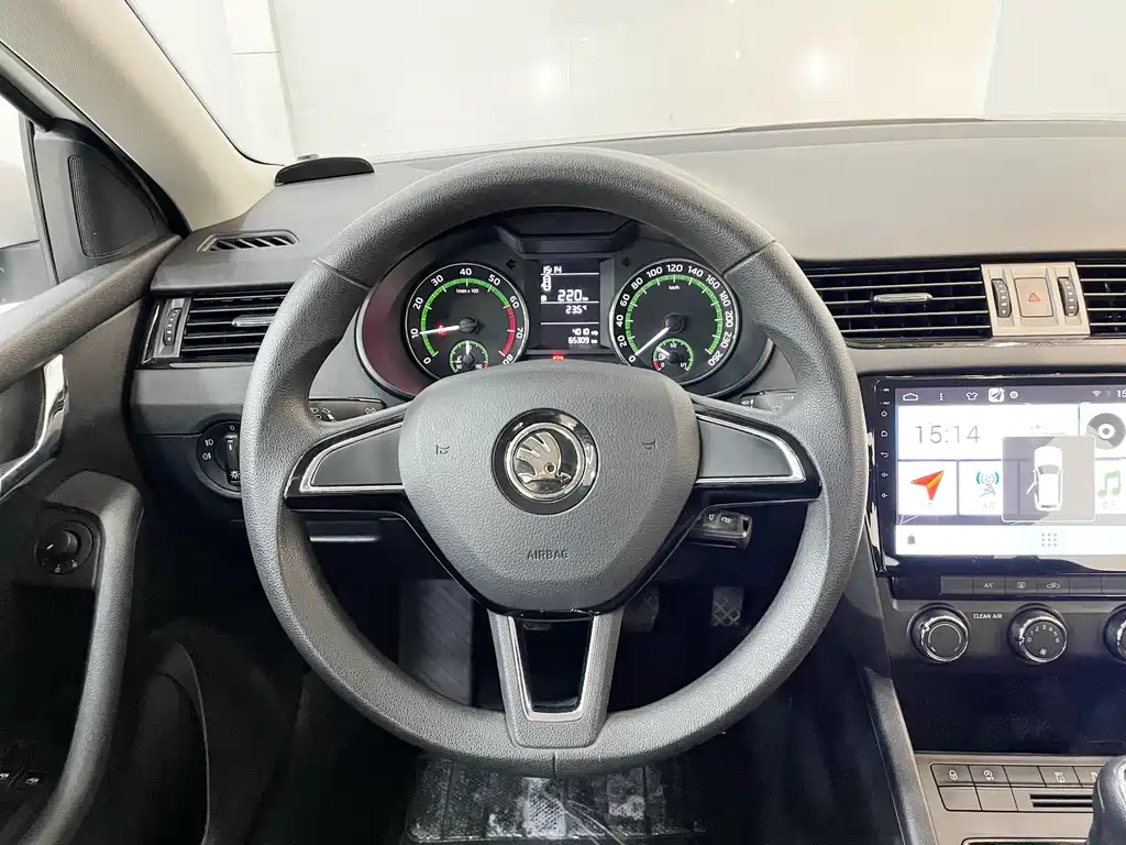 Skoda Octavia - фото 23