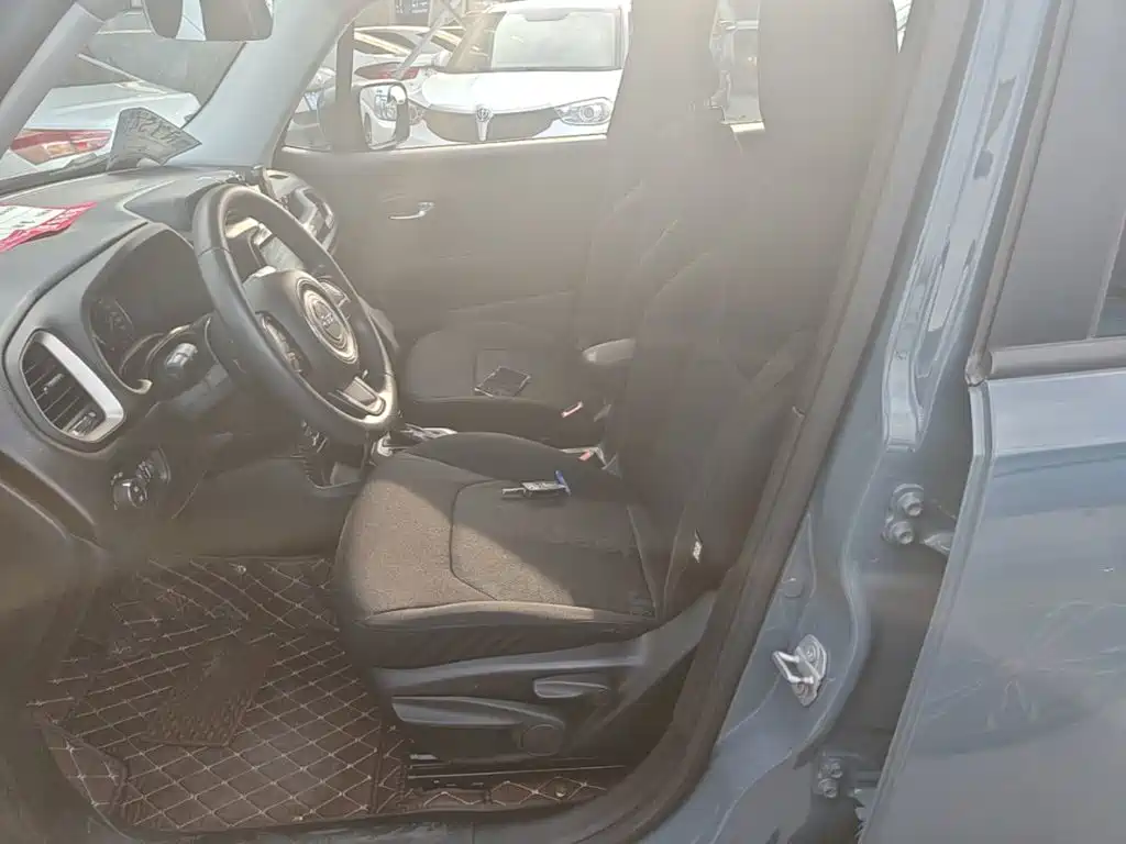 Jeep Renegade — миниатюра 15