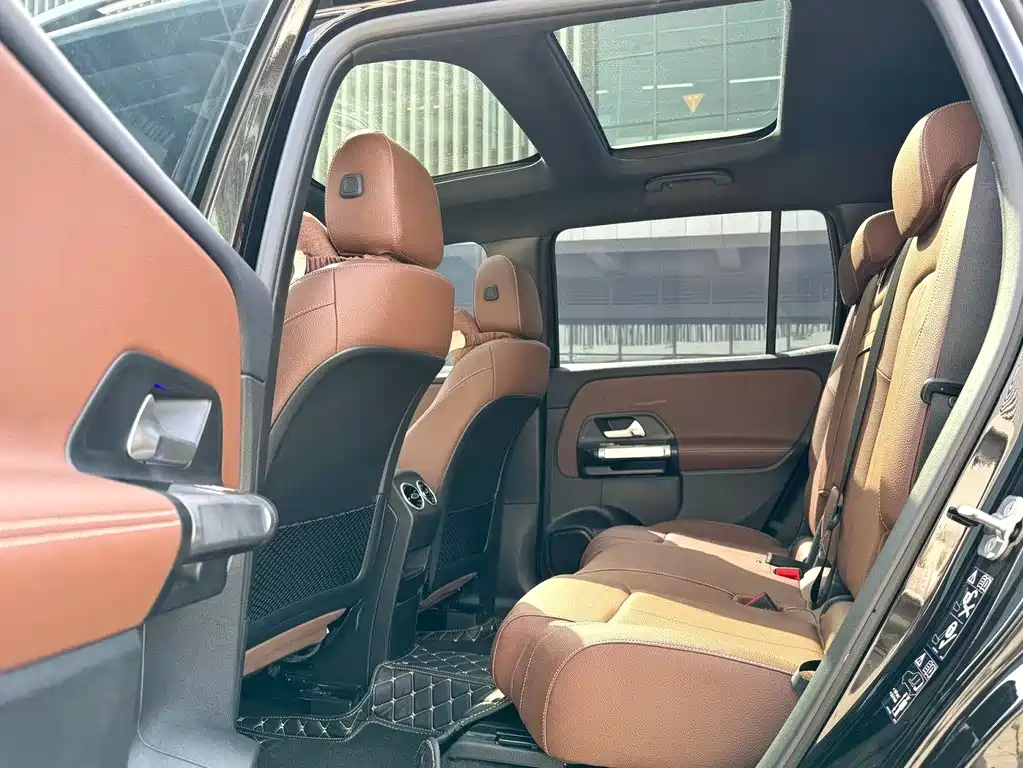 Mercedes-Benz GLB — миниатюра 7
