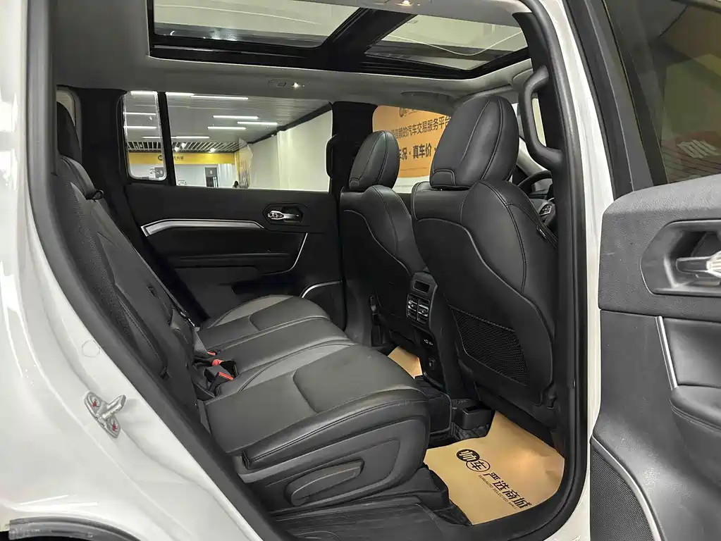 Jeep Grand Commander — миниатюра 12