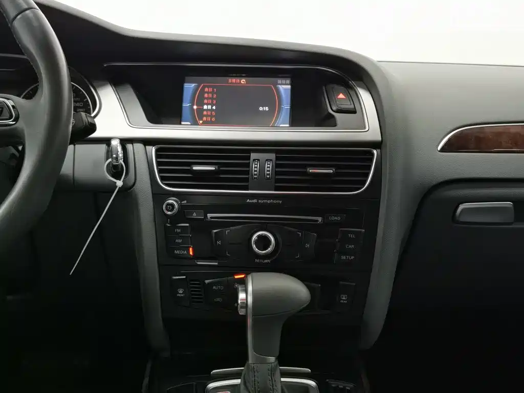Audi A4L — миниатюра 12