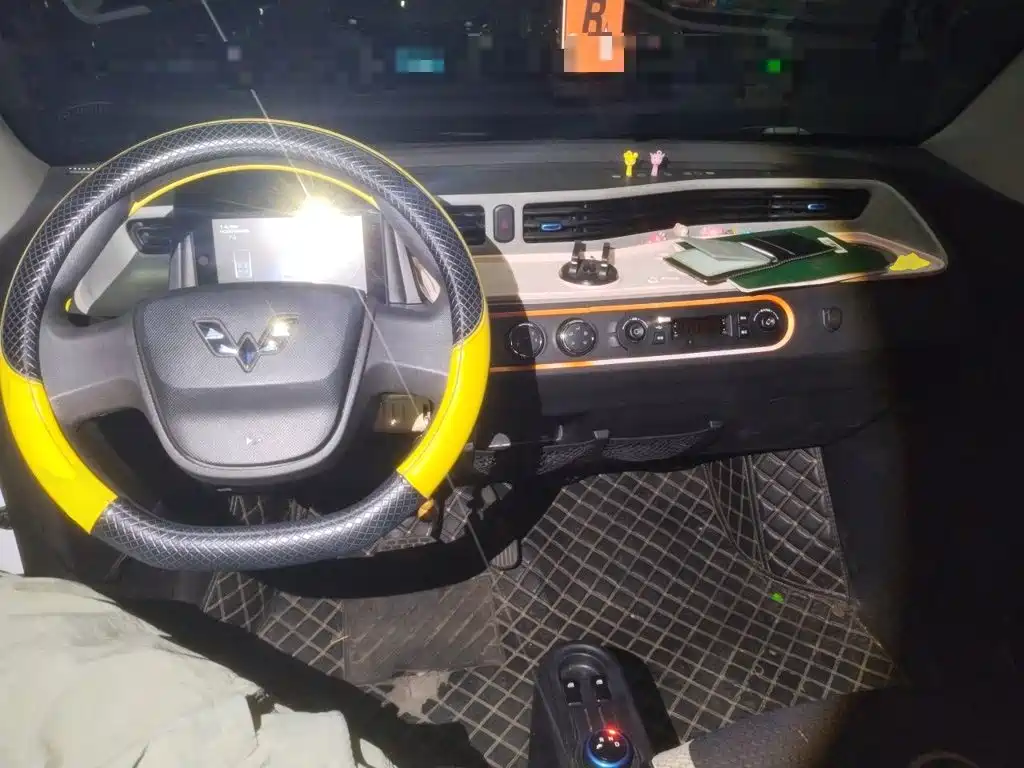 Wuling MINIEV — миниатюра 5