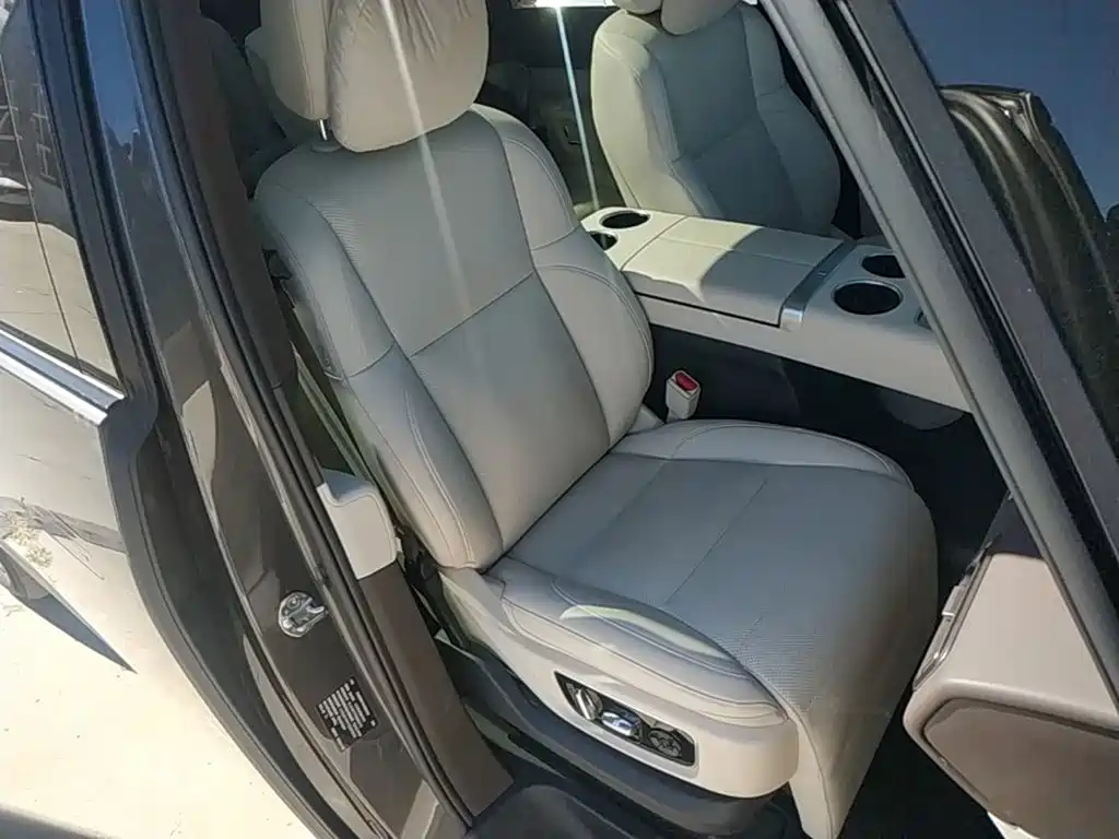 Li Auto Li MEGA — миниатюра 20