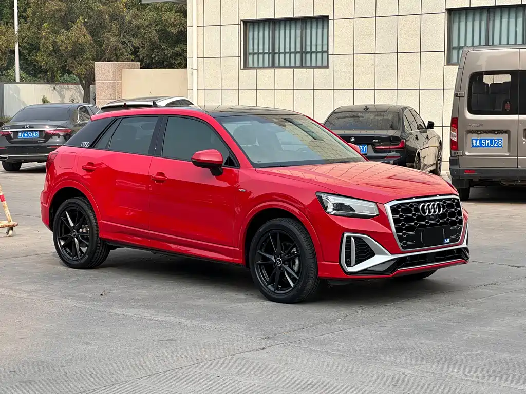 Audi Q2L — миниатюра 2