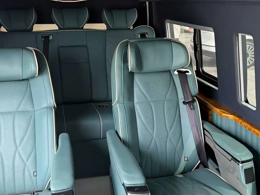 Toyota Hiace — миниатюра 12