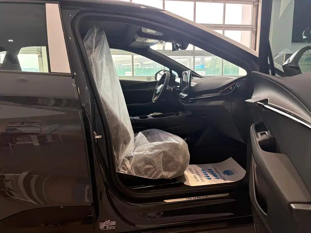 Volkswagen 06 2025 Pure