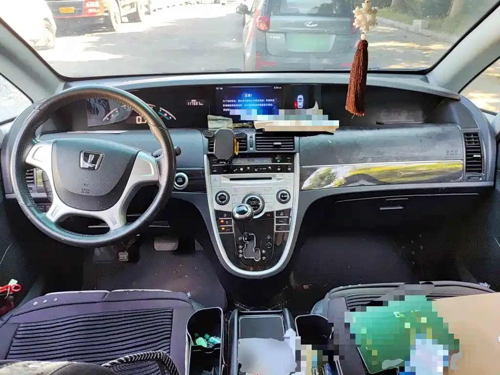 Luxgen Big 7 MPV — миниатюра 10
