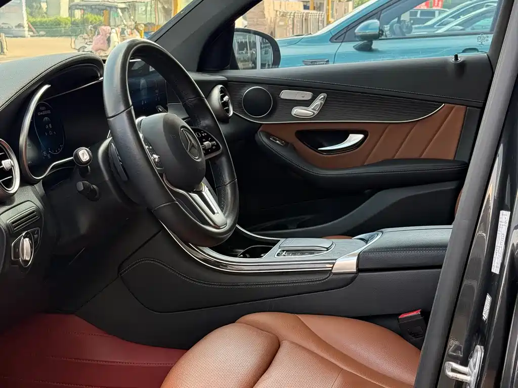 Mercedes-Benz GLC 2020 GLC 300 4MATIC SUV