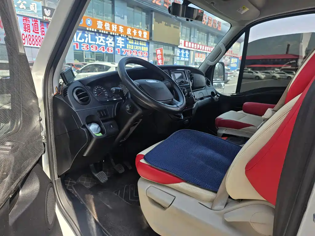 IVECO Ousheng — миниатюра 12