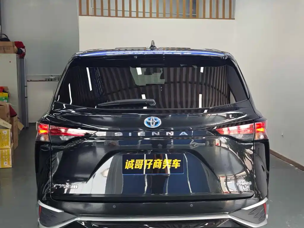 Toyota Sienna — миниатюра 27