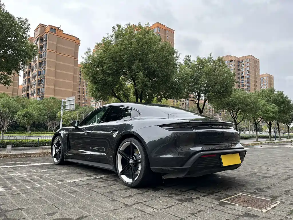 Porsche Taycan — миниатюра 18
