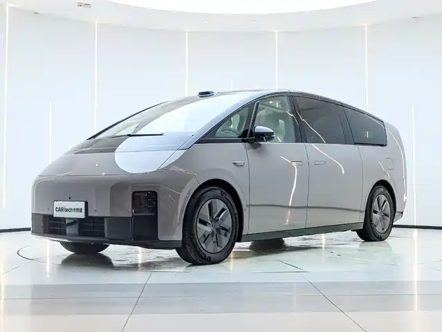 Li Auto IDEAL MEGA 2025