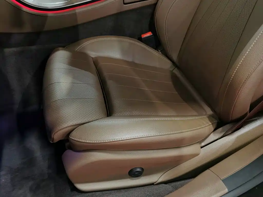 Mercedes-Benz E-Class — миниатюра 20